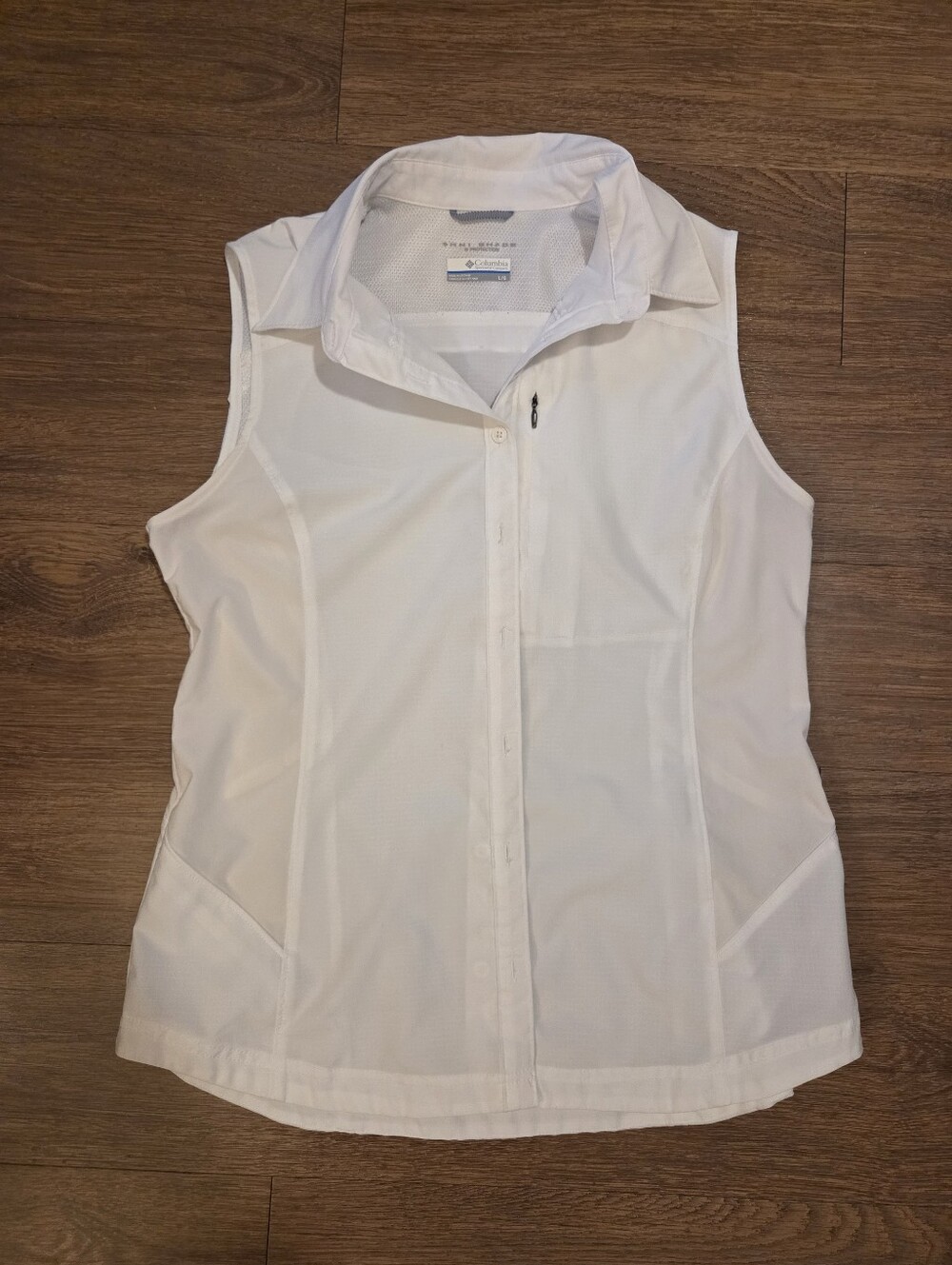 Columbia White Sleeveless Button-Front Performance Shirt